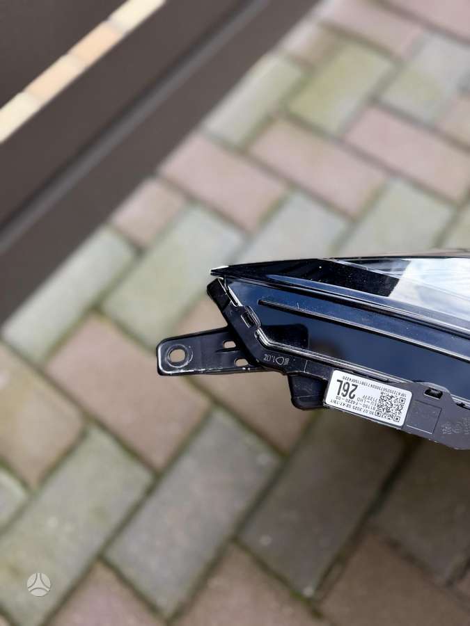 Toyota C-HR, 81185F4220, lights