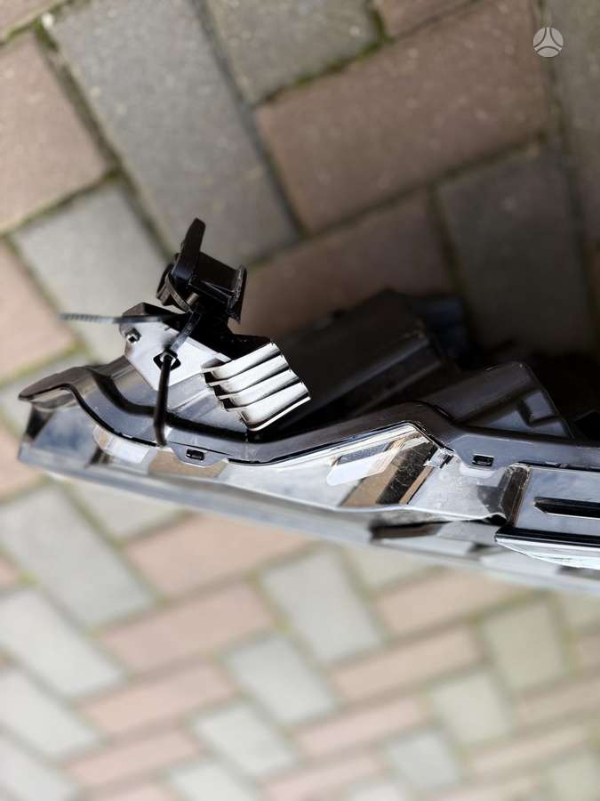 Toyota C-HR, 81185F4220, lights