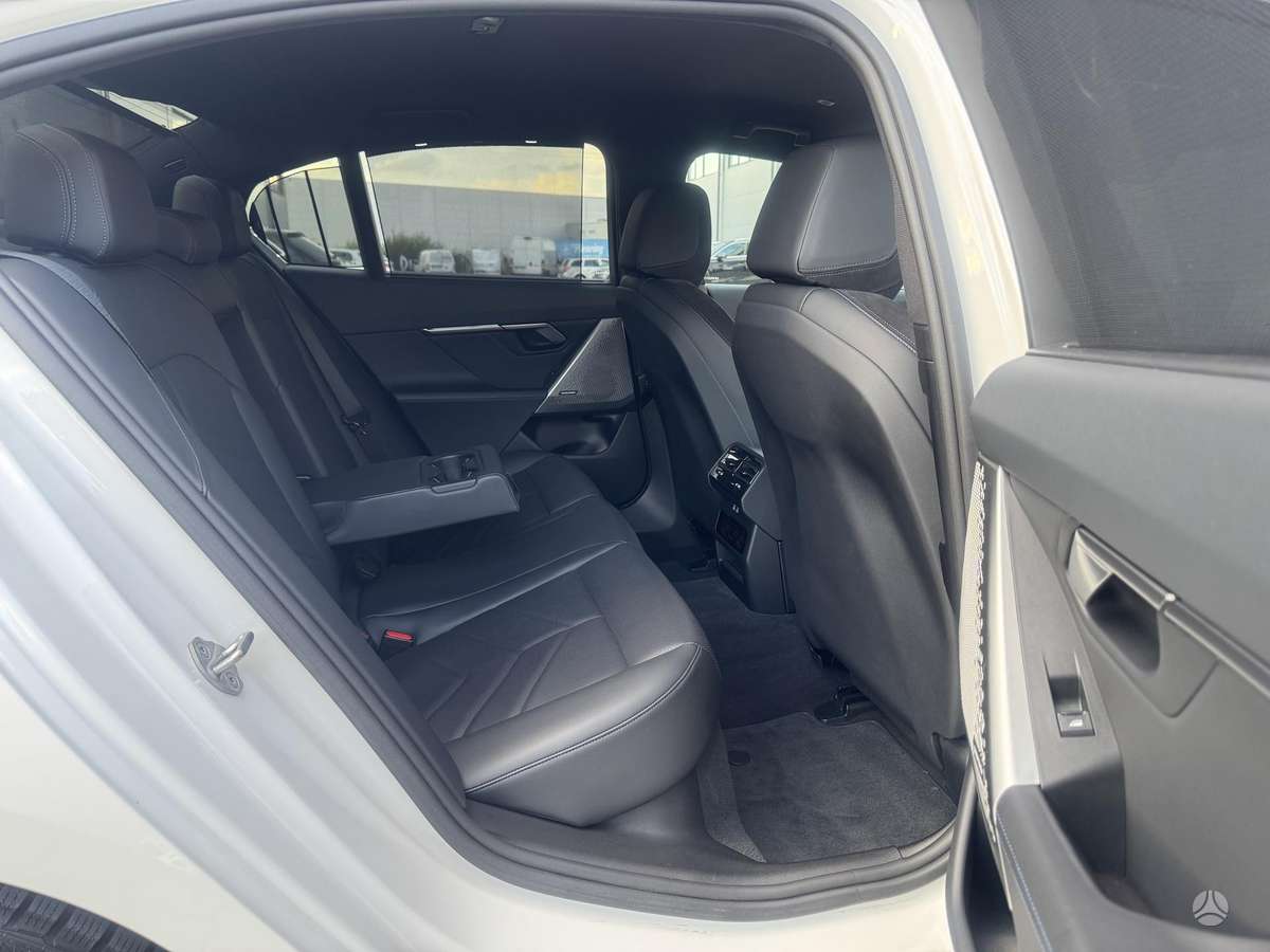 BMW 520, 2.0 l., Седан