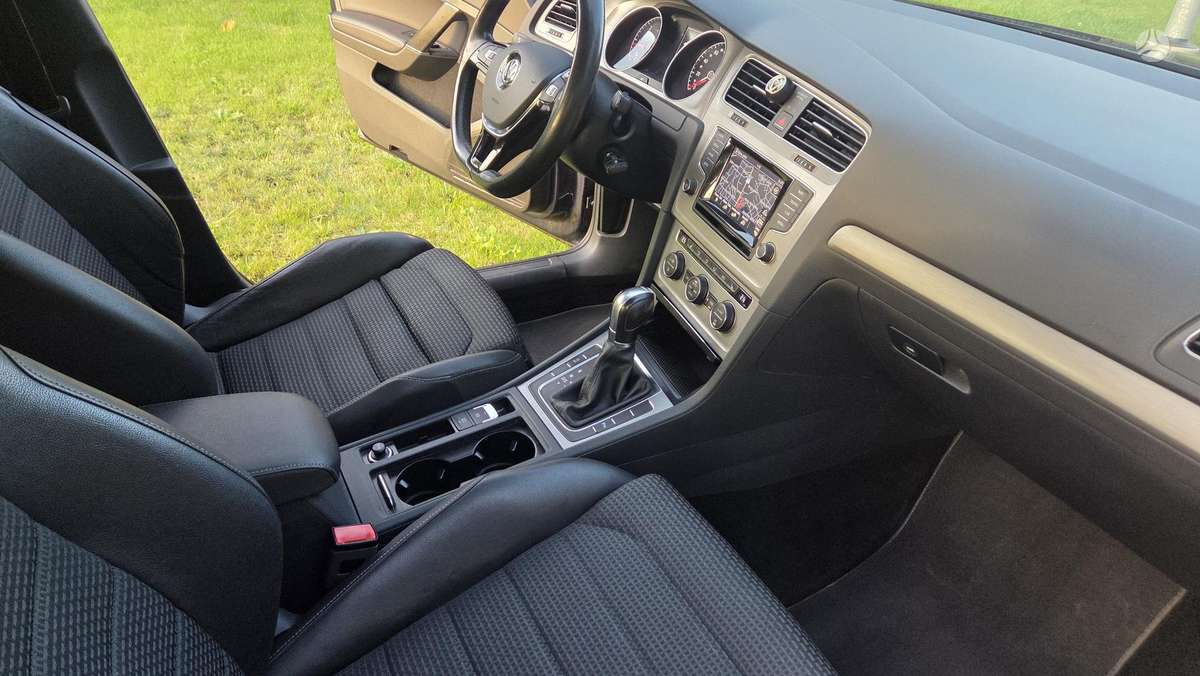 Volkswagen Golf - 9