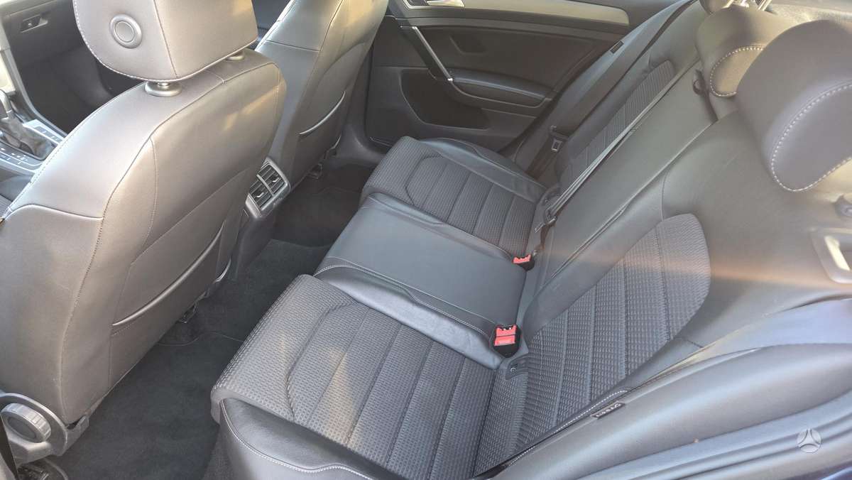 Volkswagen Golf - 12