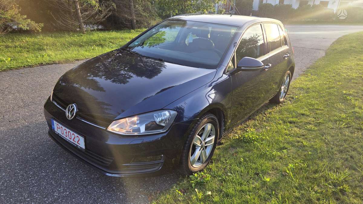 Volkswagen Golf - 1