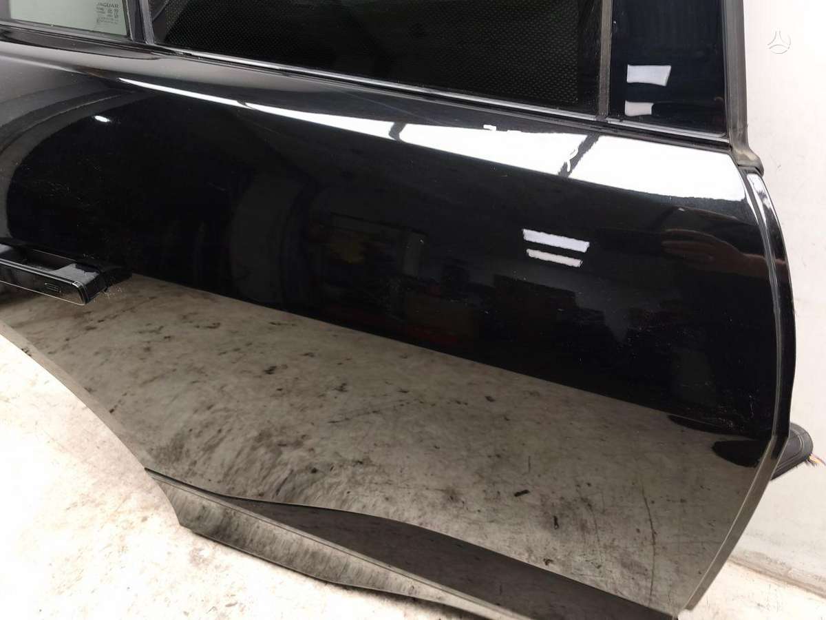 Jaguar I-Pace doors