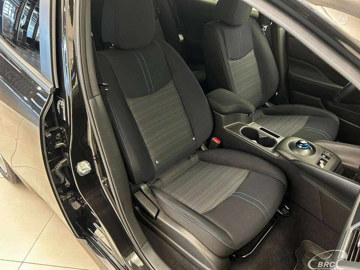 Nissan Leaf, 40 kWh, hatchback
