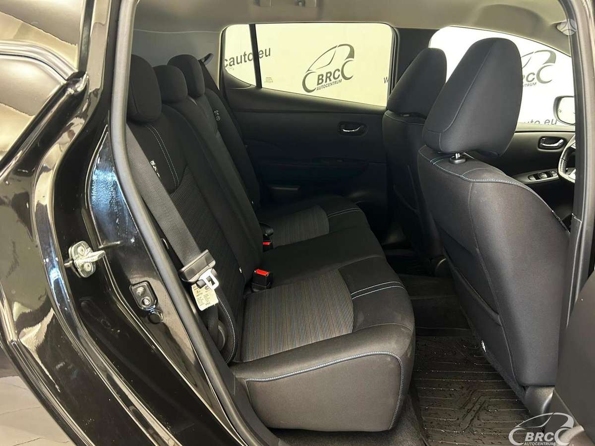 Nissan Leaf, 40 kWh, hatchback