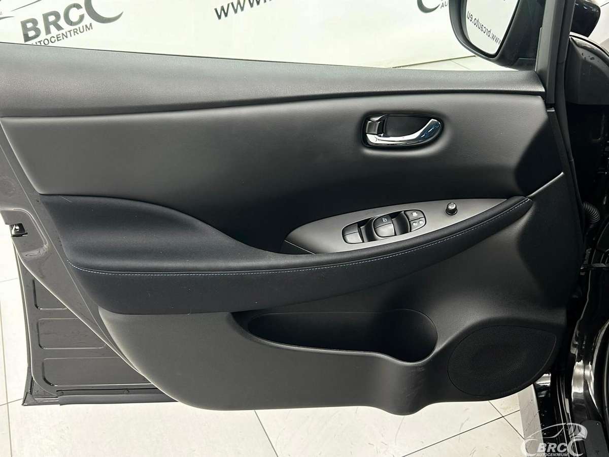 Nissan Leaf, 40 kWh, hatchback