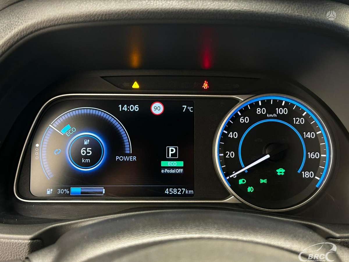 Nissan Leaf, 40 kWh, hatchback