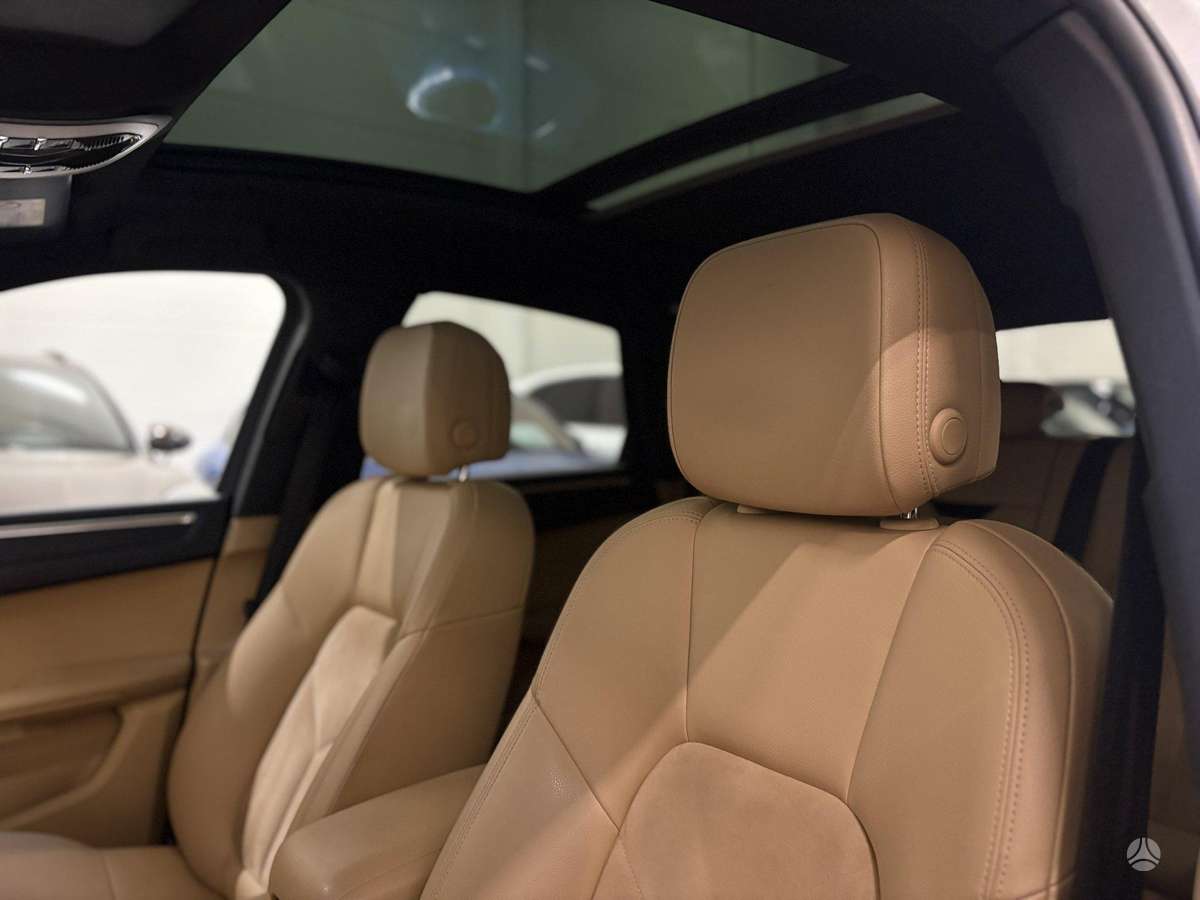 Porsche Macan, 2.0 l., off-road / crossover