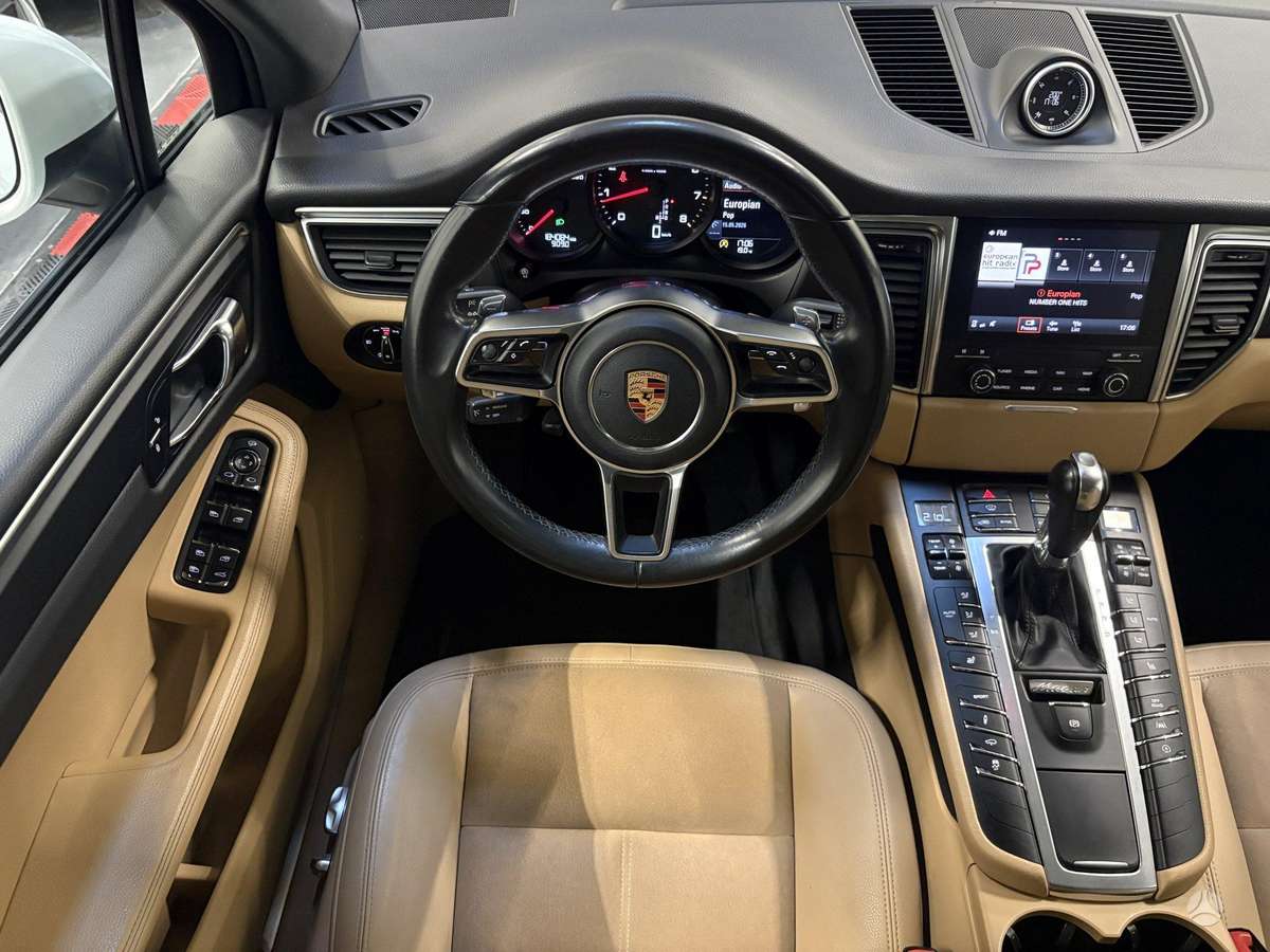 Porsche Macan, 2.0 l., off-road / crossover