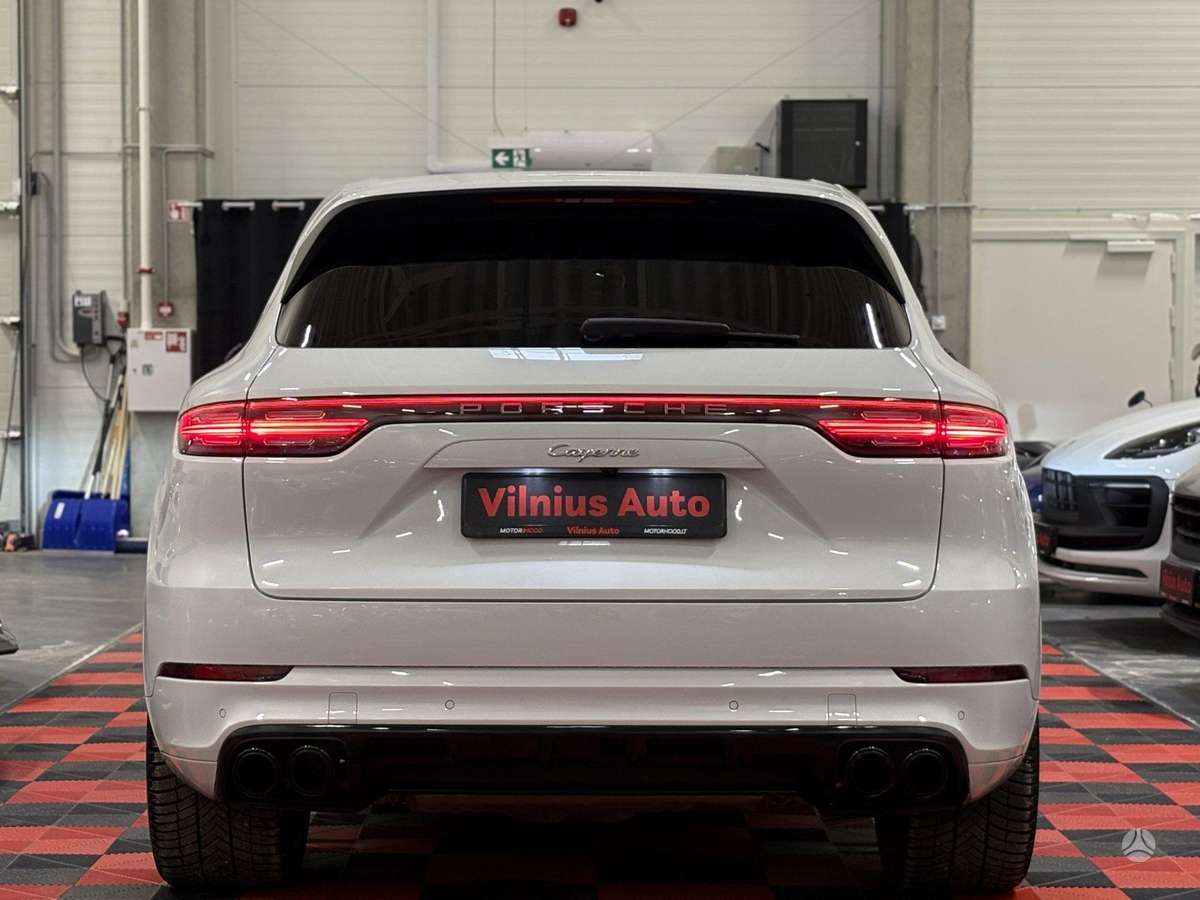 Porsche Cayenne - 5