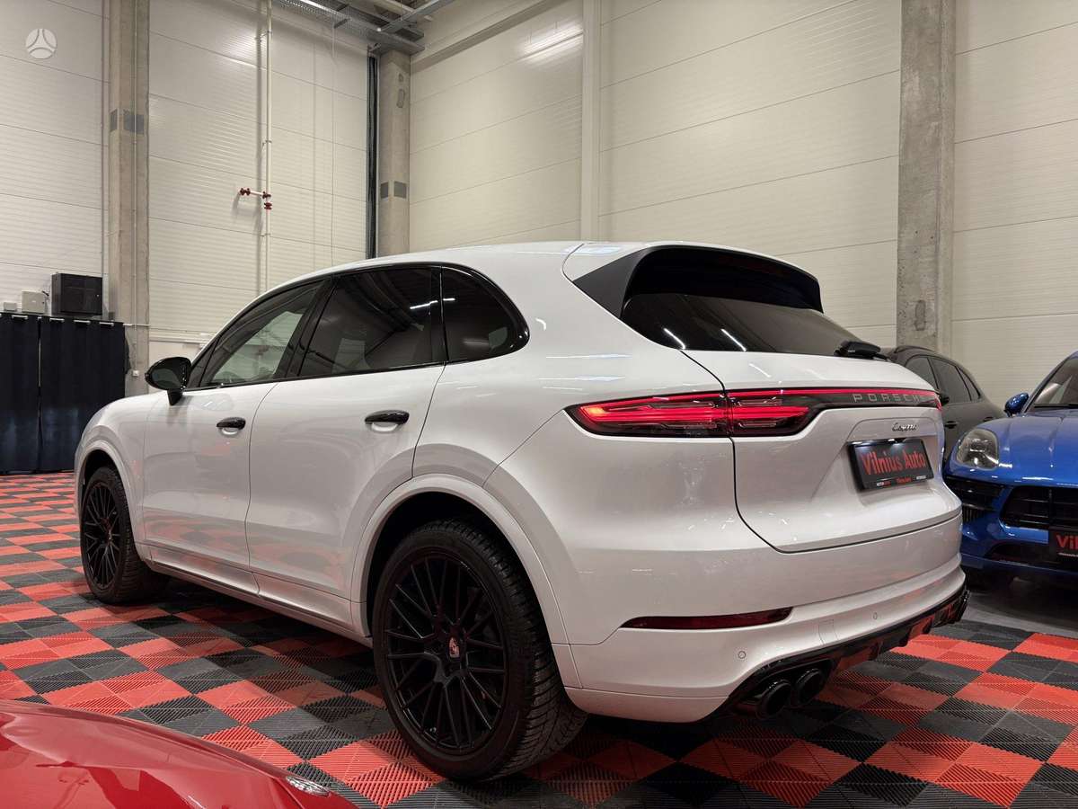 Porsche Cayenne - 6