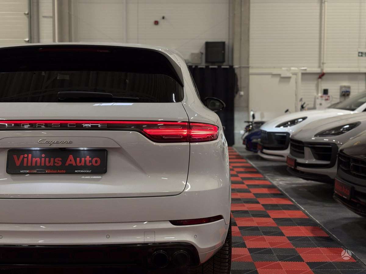 Porsche Cayenne - 8