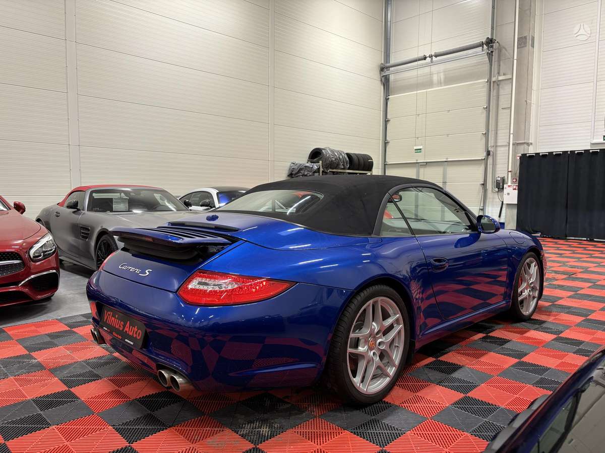 Porsche 911 - 4
