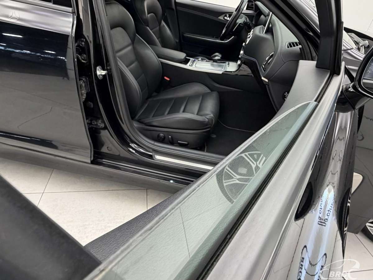 Kia Stinger, 3.3 l., Седан