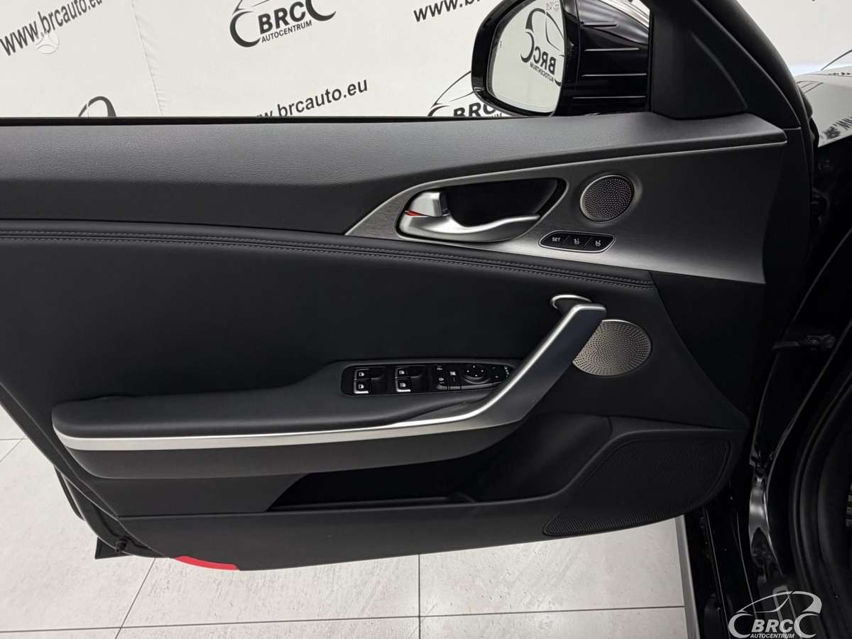 Kia Stinger, 3.3 l., Седан