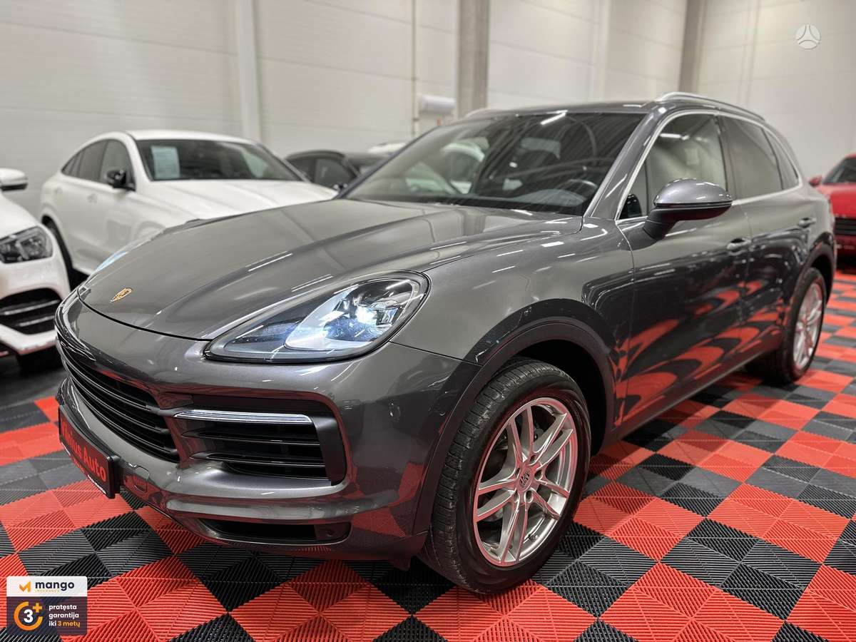 Porsche Cayenne - 1