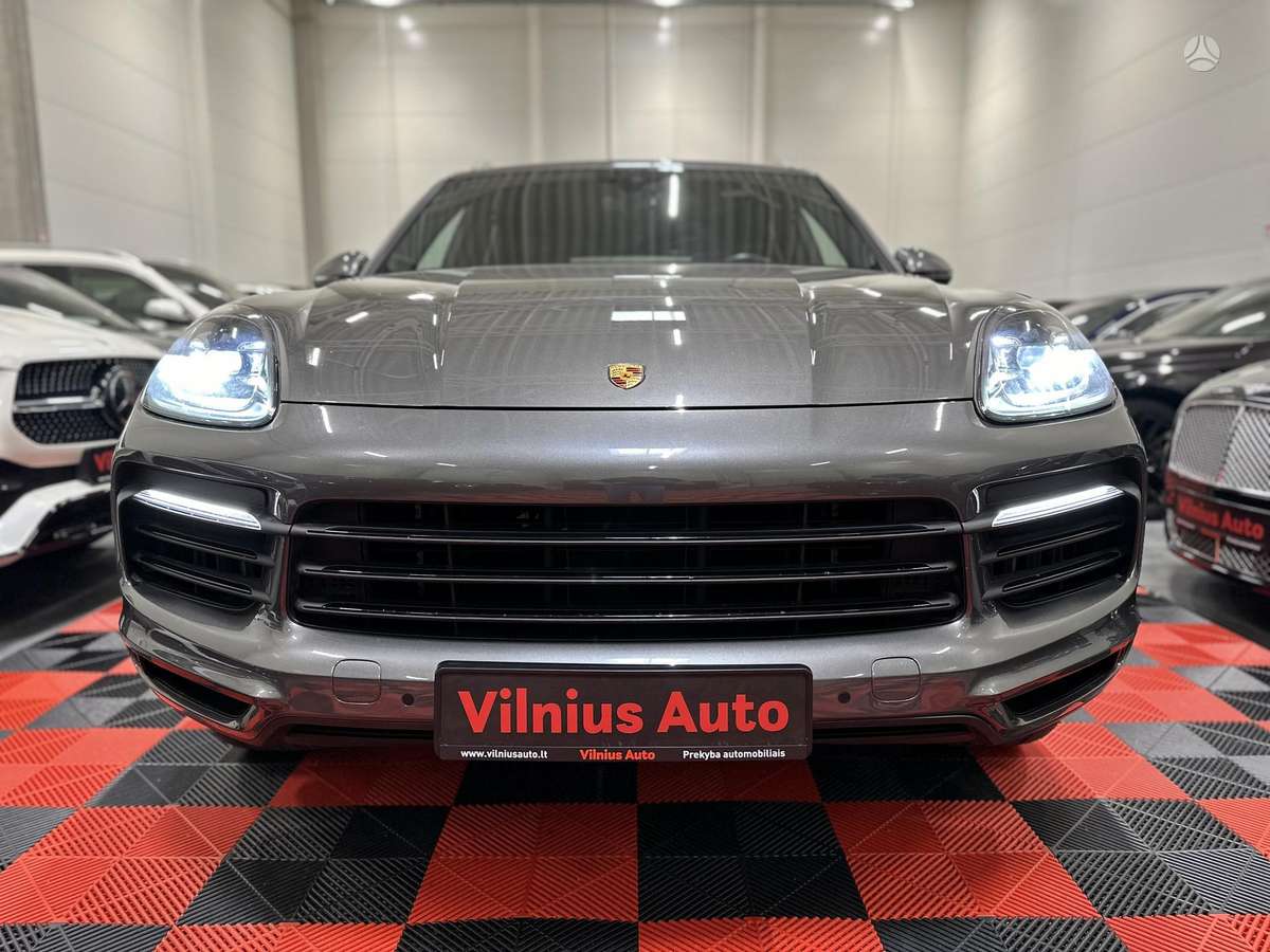 Porsche Cayenne - 2