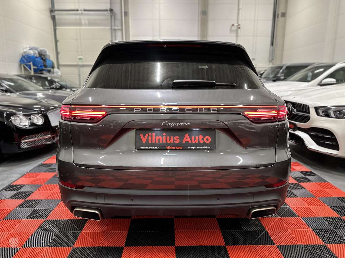 Porsche Cayenne - 5