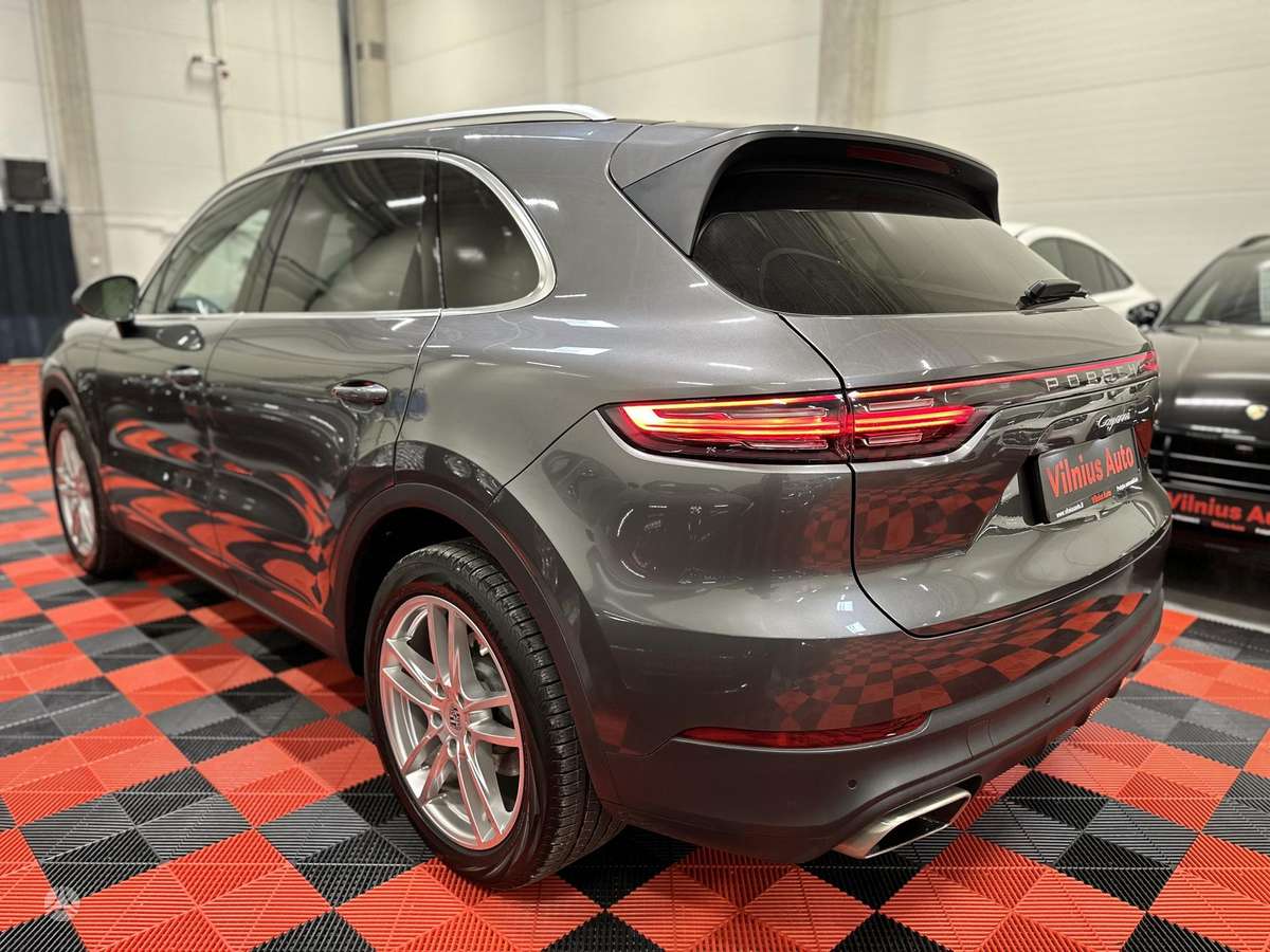 Porsche Cayenne - 6