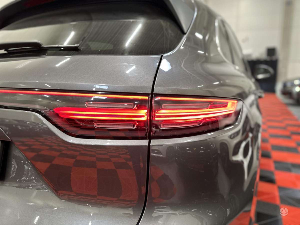 Porsche Cayenne - 9