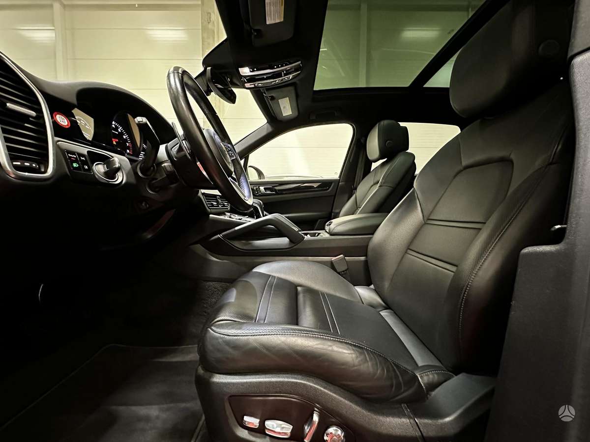 Porsche Cayenne - 11