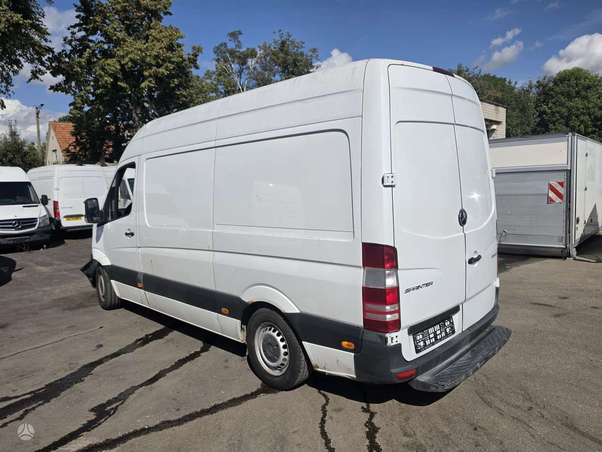 Mercedes-Benz Sprinter, cargo vans