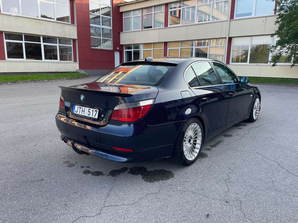 BMW 525, 2.5 l., Седан