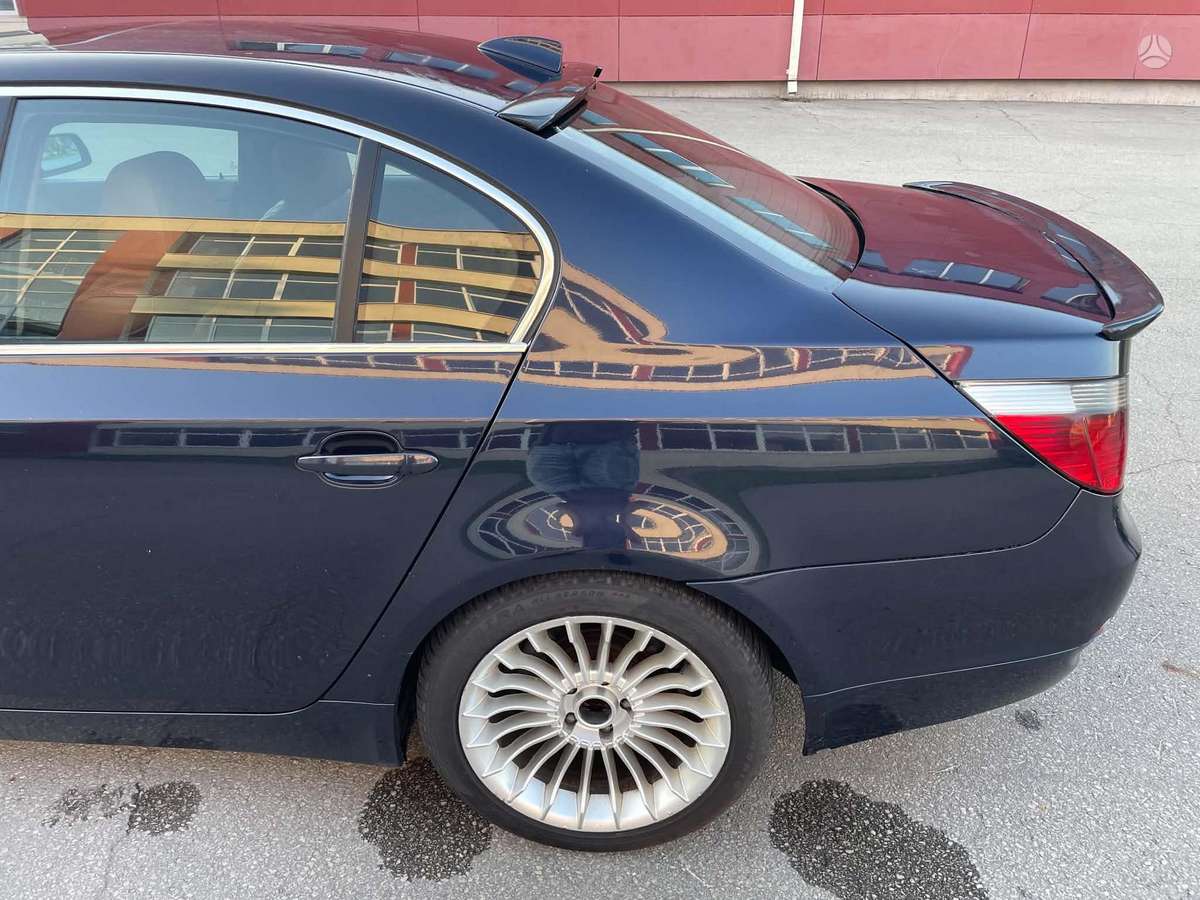 BMW 525, 2.5 l., Седан
