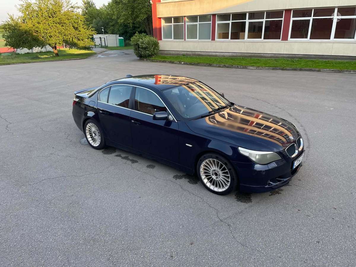 BMW 525, 2.5 l., Седан