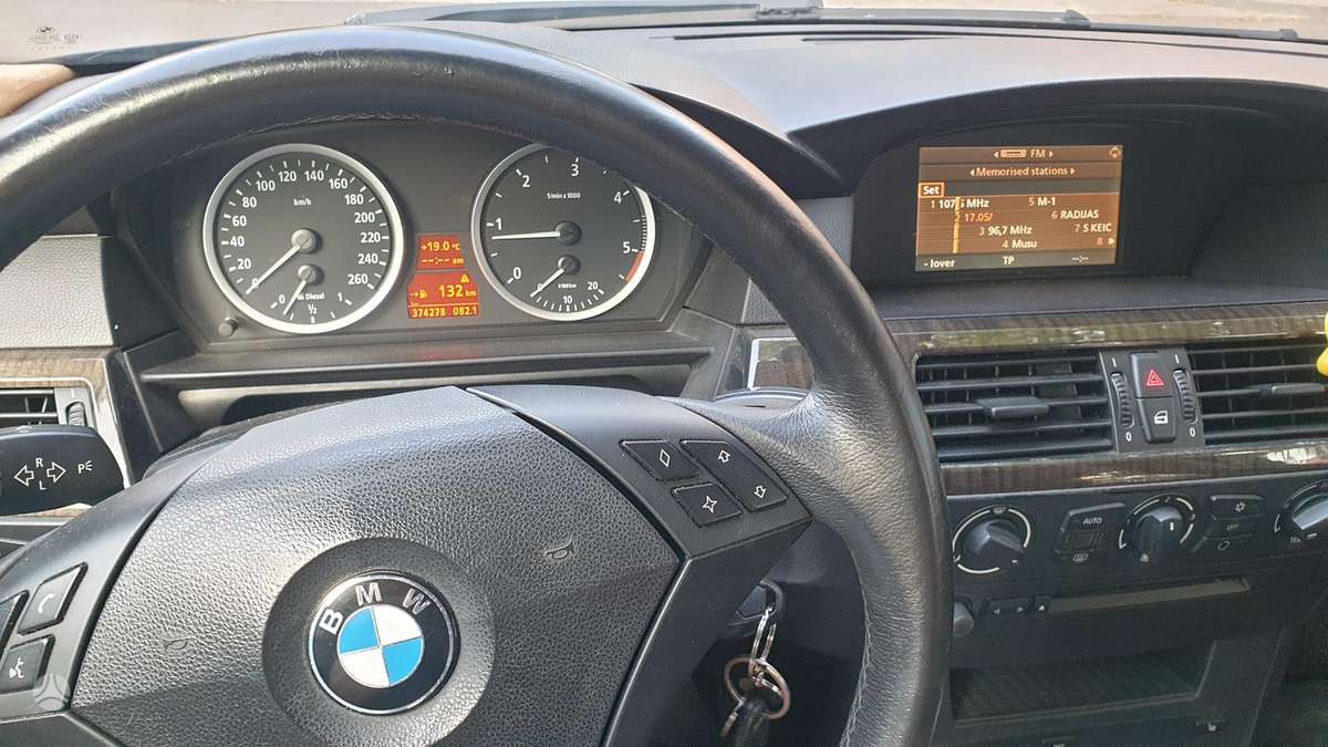 BMW 525, 2.5 l., Седан