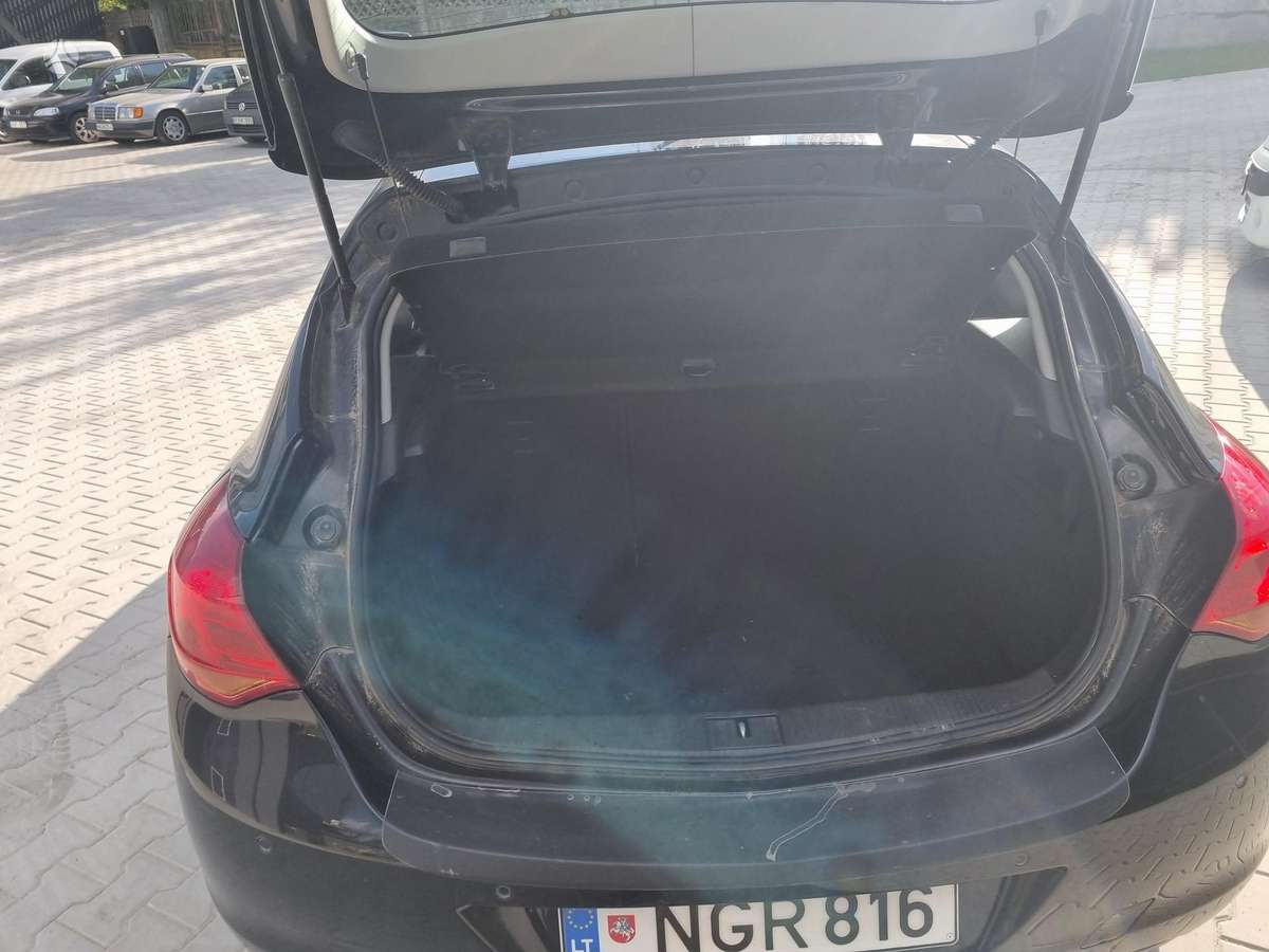 Opel Astra, 2.0 l., Хэтчбек