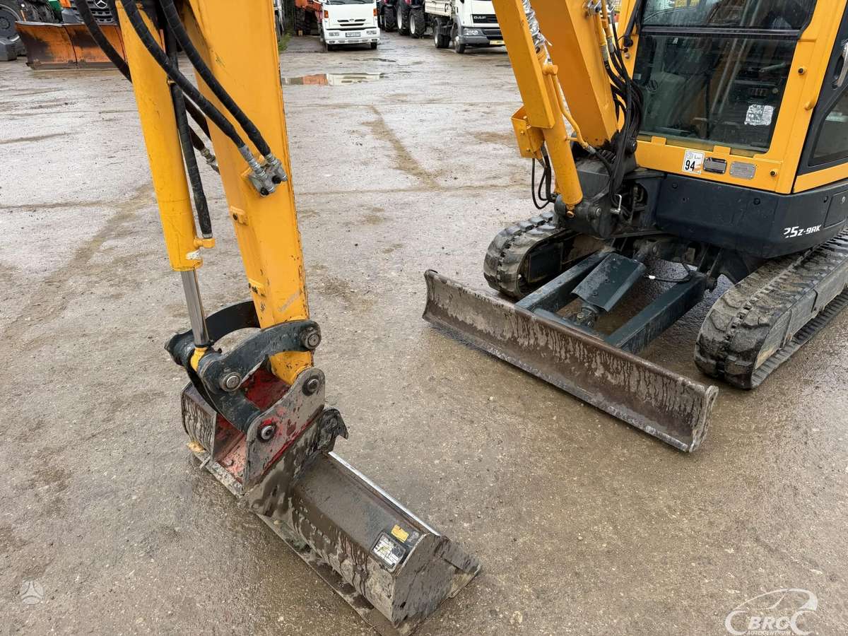 Hyundai R25Z-9AK Garantija, мини-экскаваторы