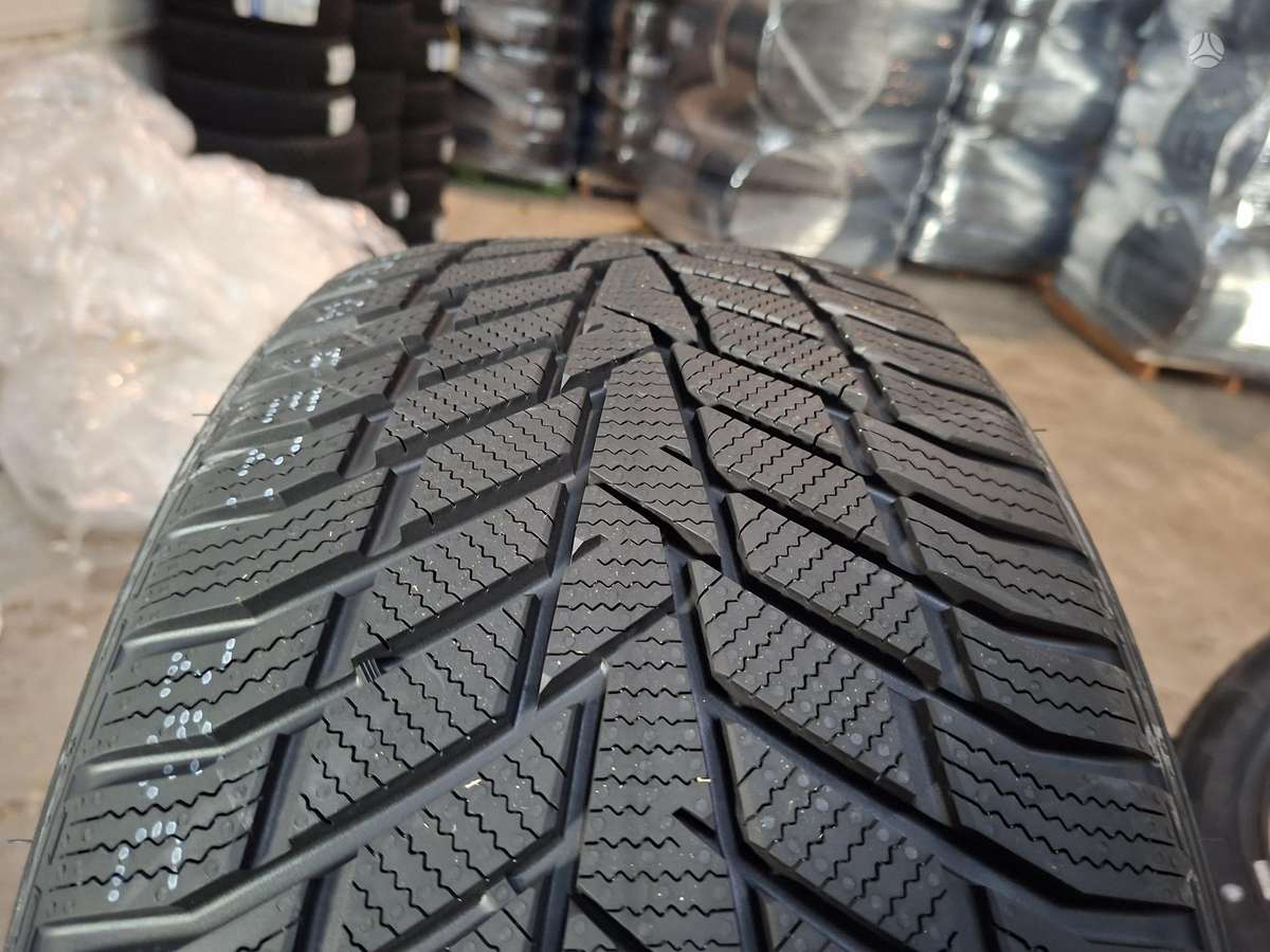 Sailun ALPINE EVO2, зимние 245/40 R20
