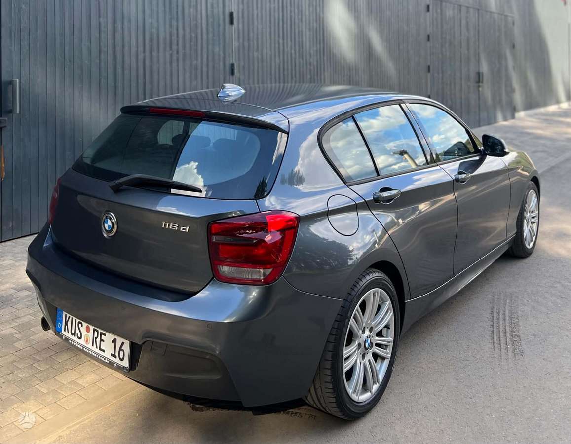 BMW 116, 2.0 l., hatchback