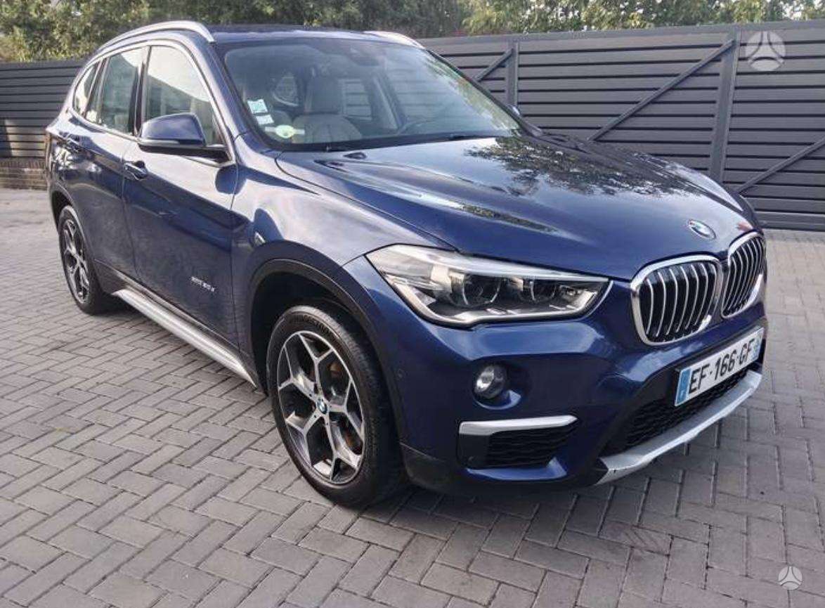 BMW X1, 2.0 l., off-road / crossover