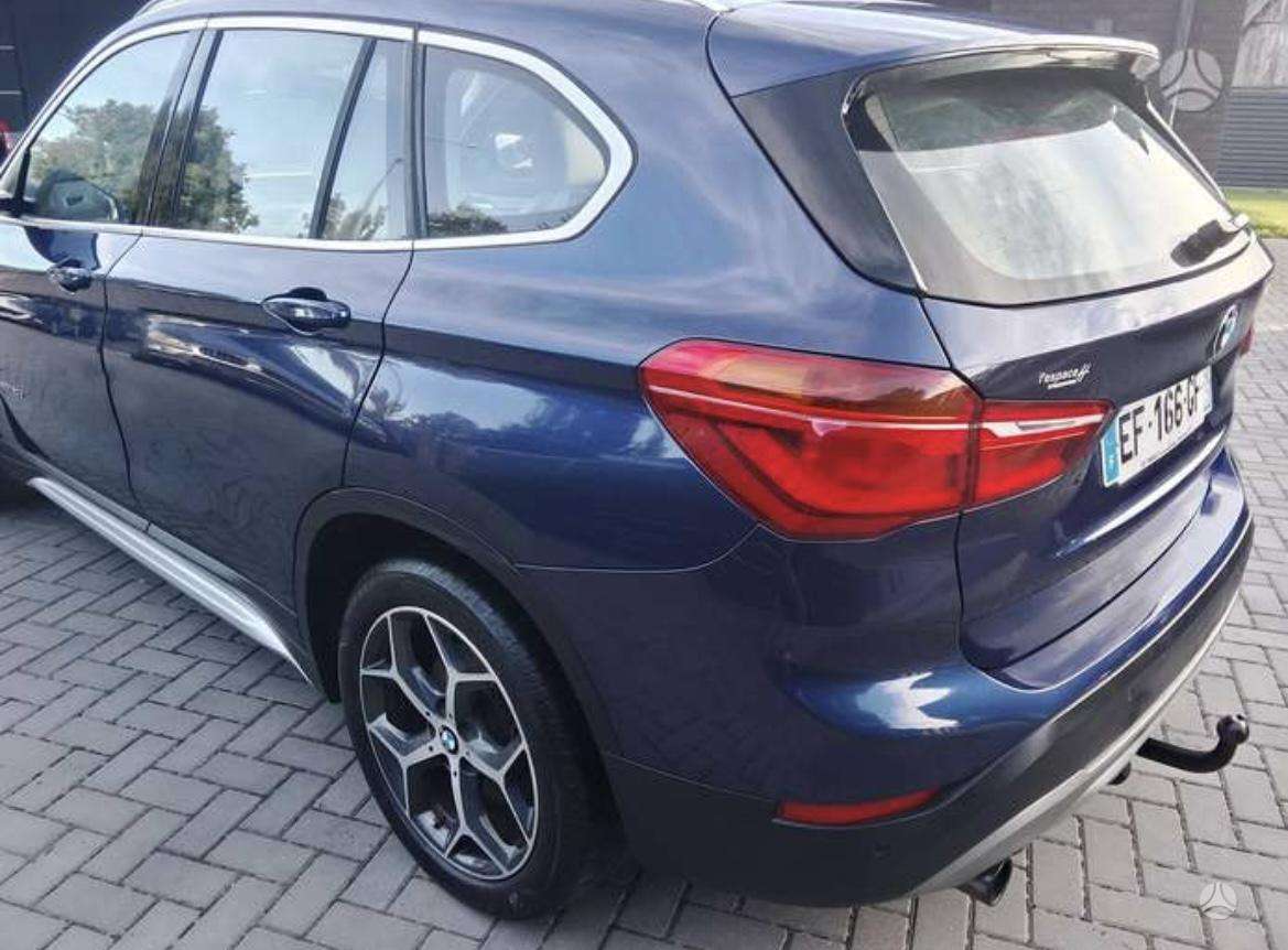 BMW X1, 2.0 l., off-road / crossover