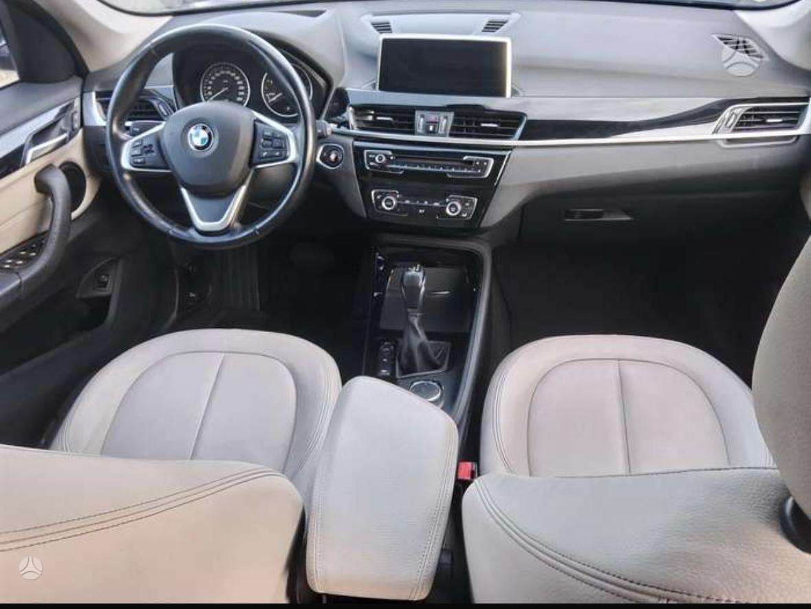 BMW X1, 2.0 l., off-road / crossover