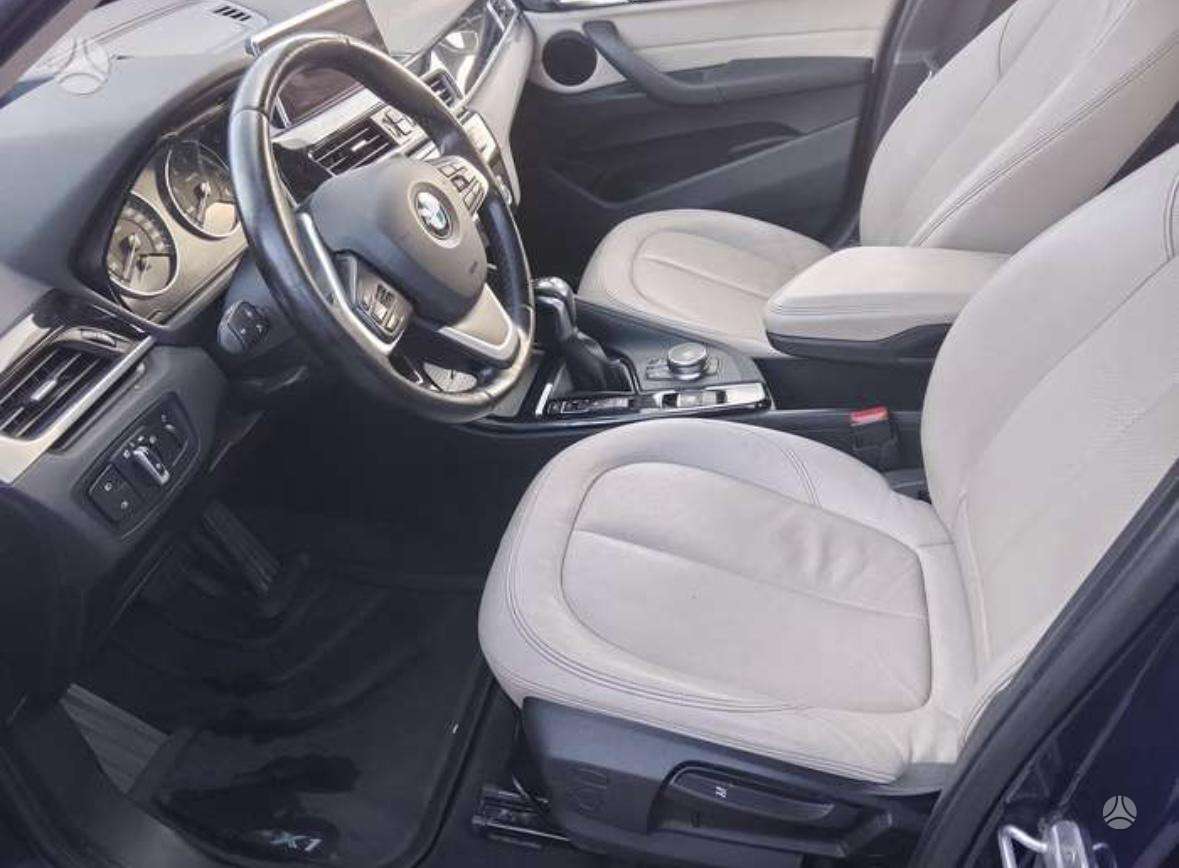 BMW X1, 2.0 l., off-road / crossover