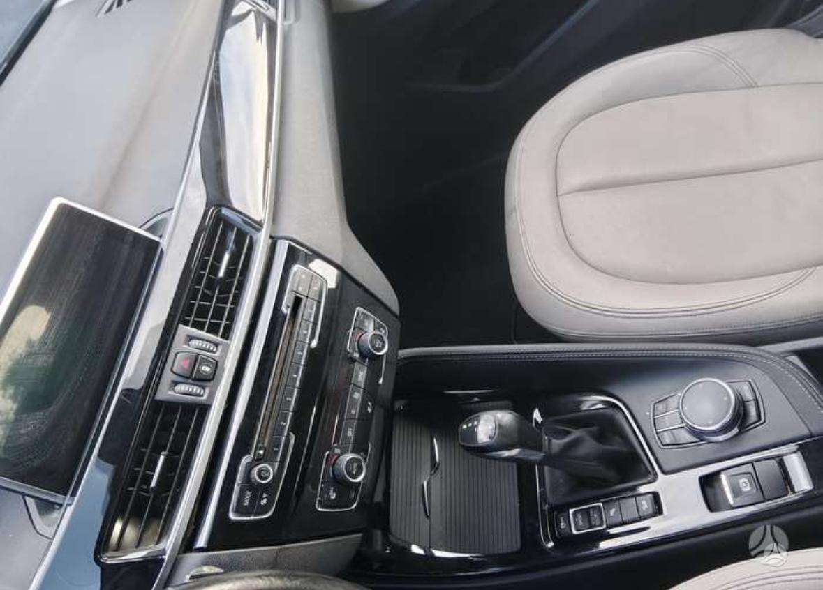 BMW X1, 2.0 l., off-road / crossover