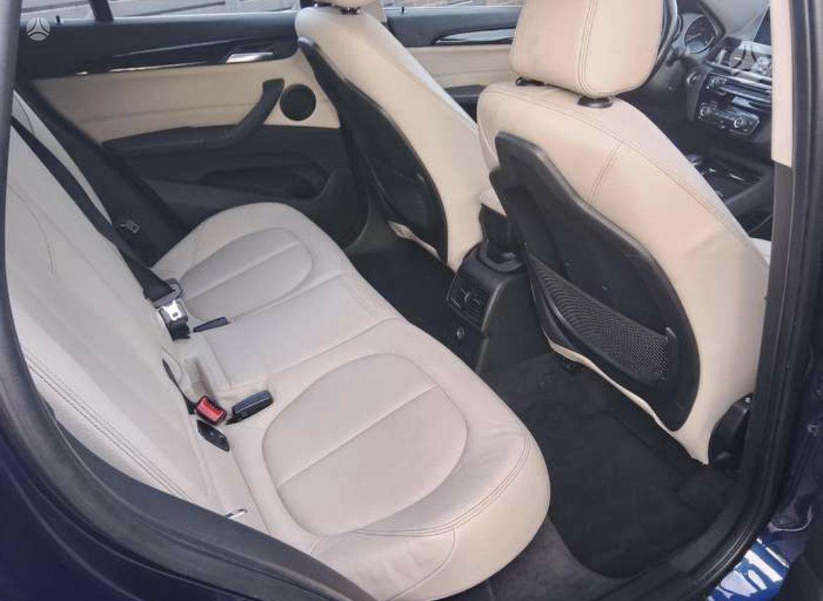BMW X1, 2.0 l., off-road / crossover
