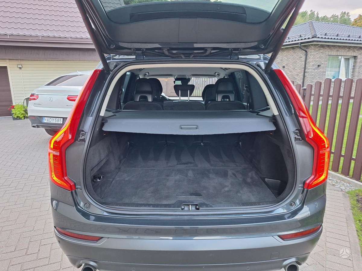 Volvo XC90, 2.0 l., off-road / crossover