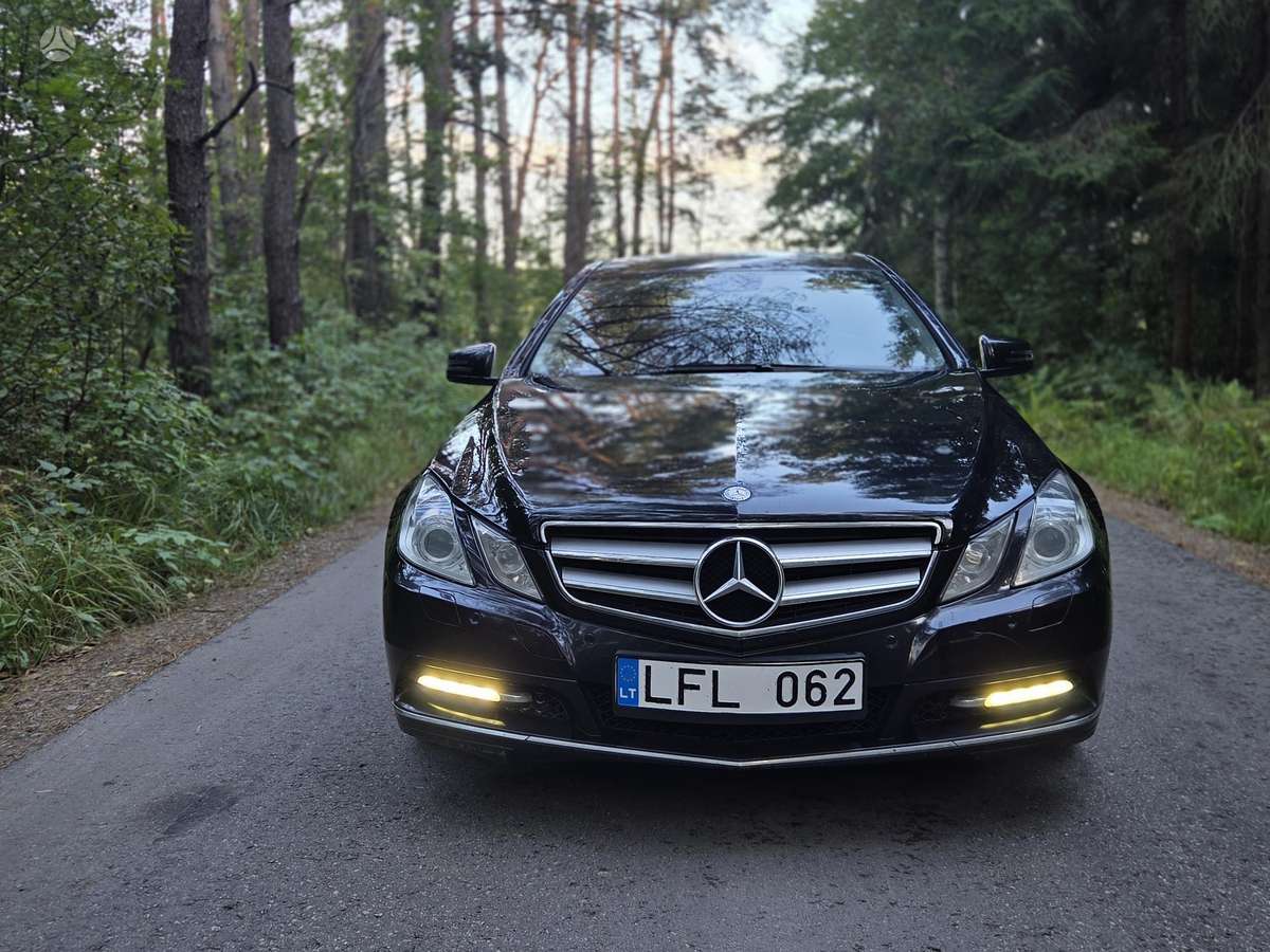 Mercedes-Benz E220, 2.1 l., coupe