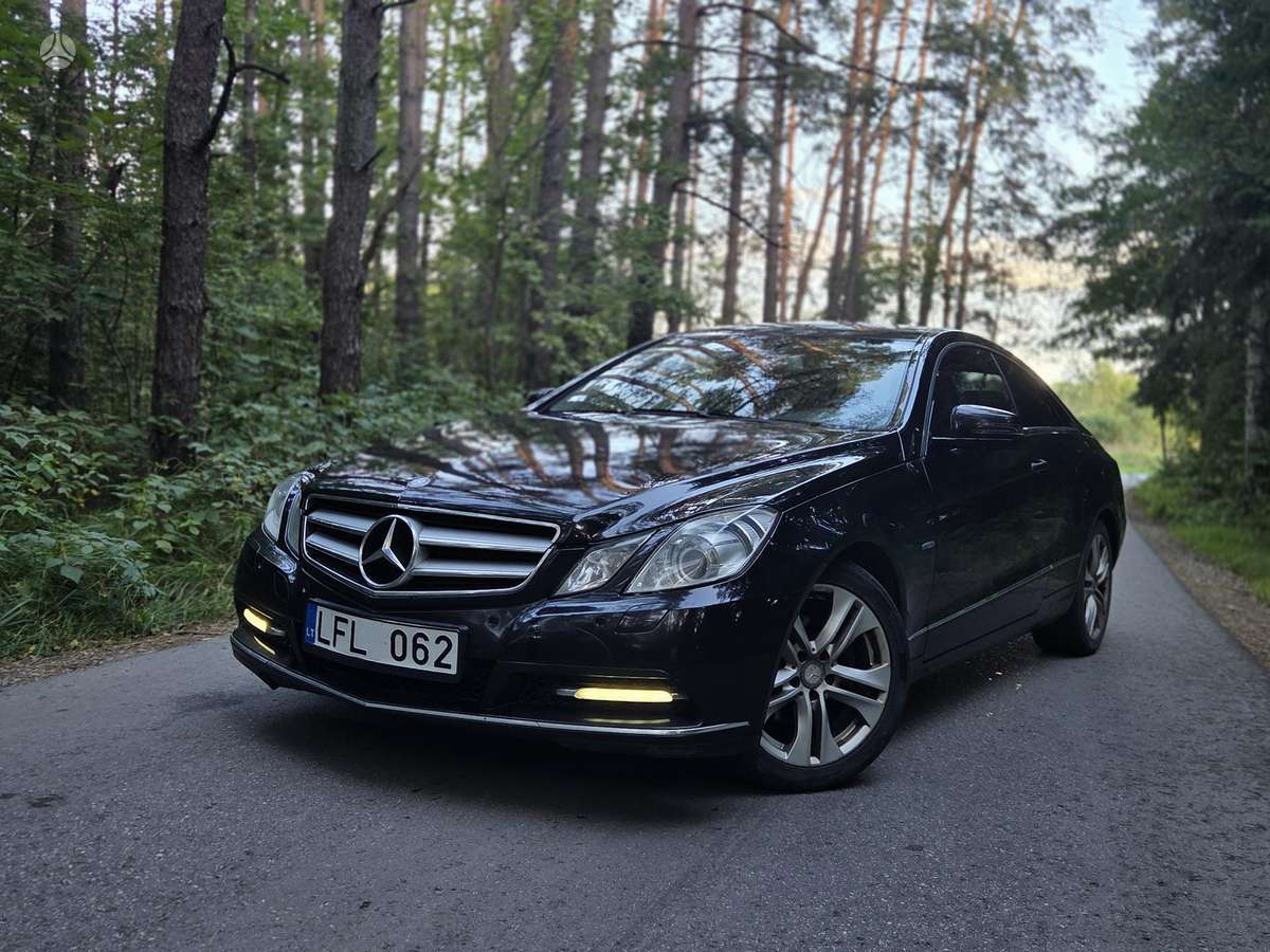 Mercedes-Benz E220, 2.1 l., coupe