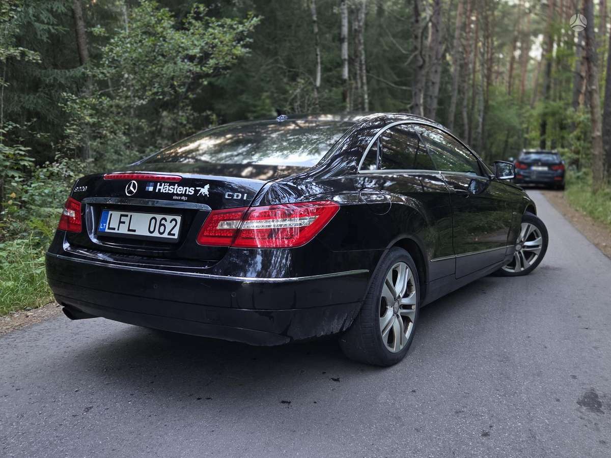 Mercedes-Benz E220, 2.1 l., coupe
