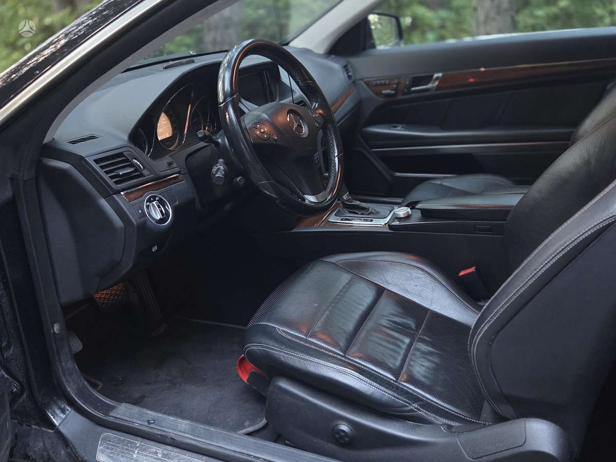 Mercedes-Benz E220, 2.1 l., coupe