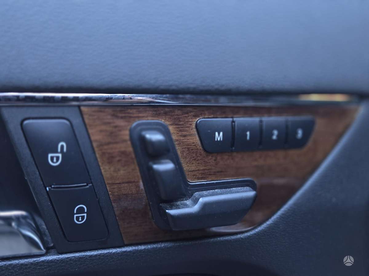 Mercedes-Benz E220, 2.1 l., Купе (coupe)