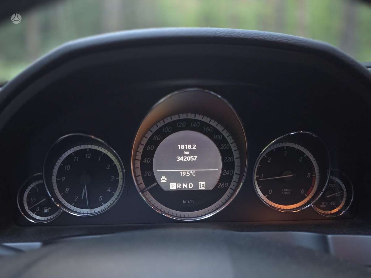 Mercedes-Benz E220, 2.1 l., coupe