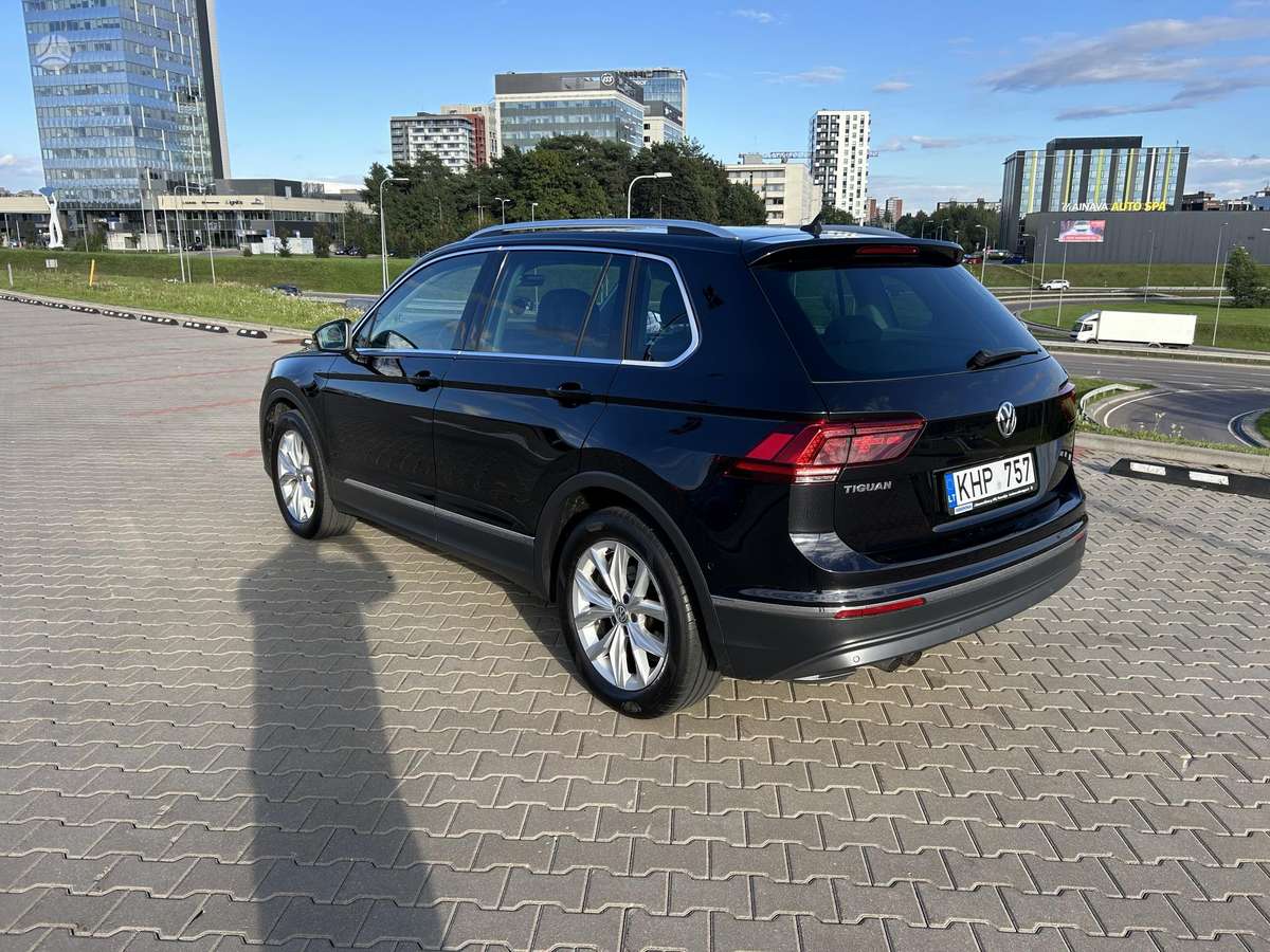 Volkswagen Tiguan, 2.0 l., Минивэн