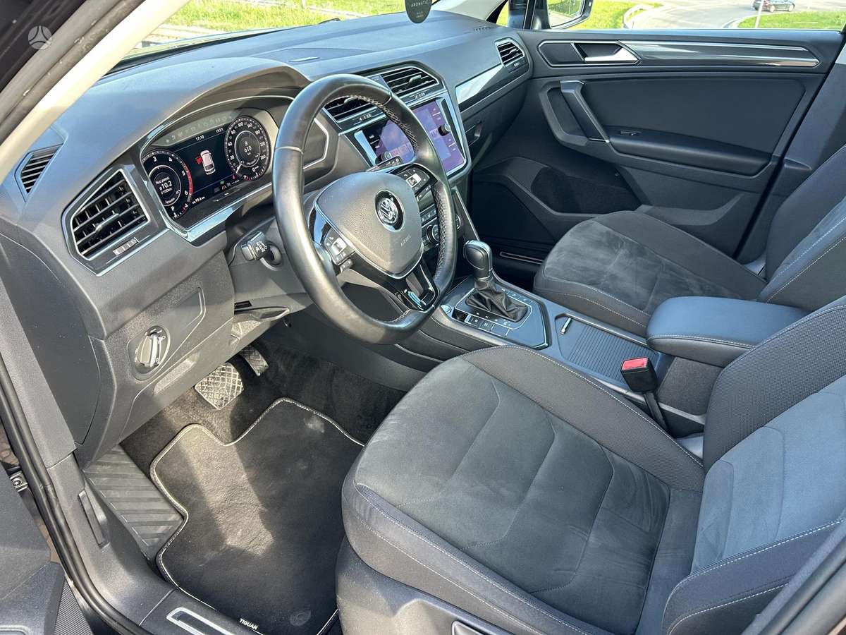 Volkswagen Tiguan, 2.0 l., Минивэн
