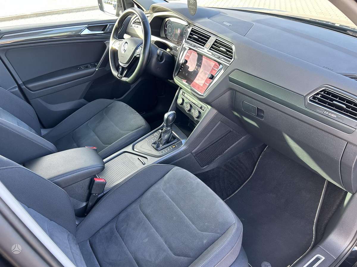 Volkswagen Tiguan, 2.0 l., Минивэн